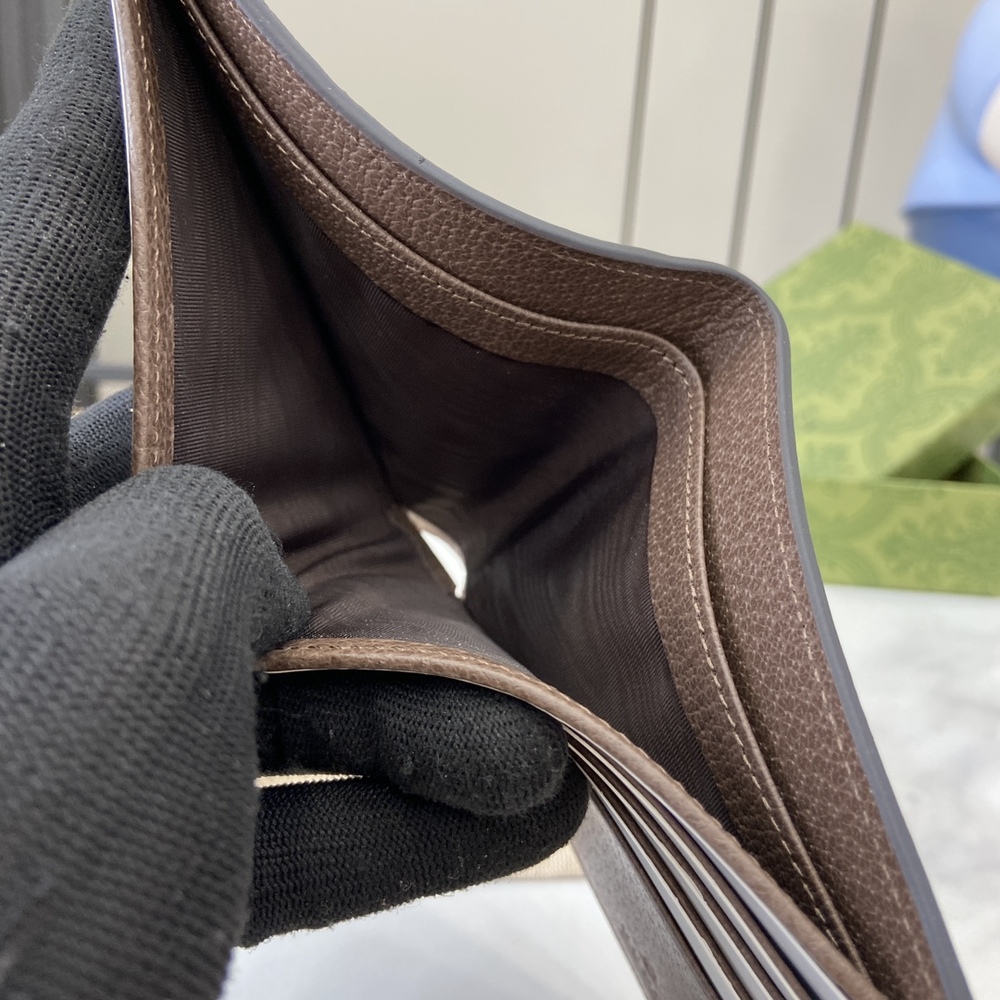 Gucci Wallet - Picture 8 of 9